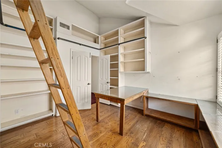 6208 Tobruk Court, Long Beach, California 90803