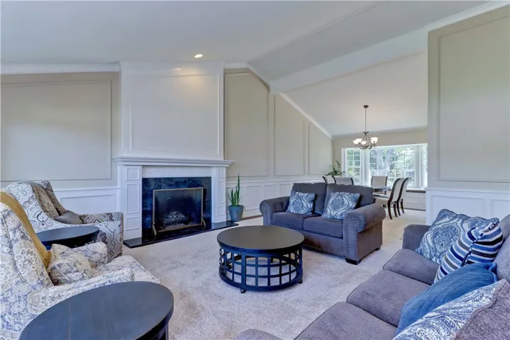 2038 N Redding Way, Upland, California 91784