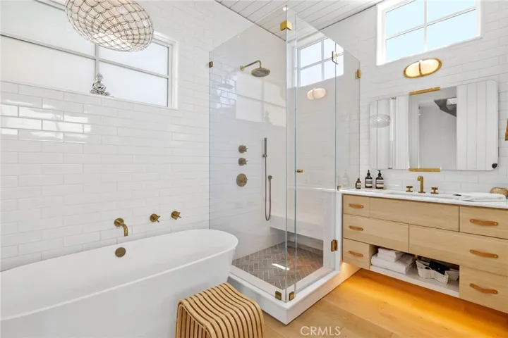 2912 Ocean Drive, Manhattan Beach, California 90266
