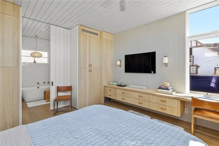 2912 Ocean Drive, Manhattan Beach, California 90266