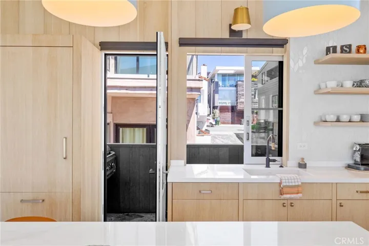 2912 Ocean Drive, Manhattan Beach, California 90266