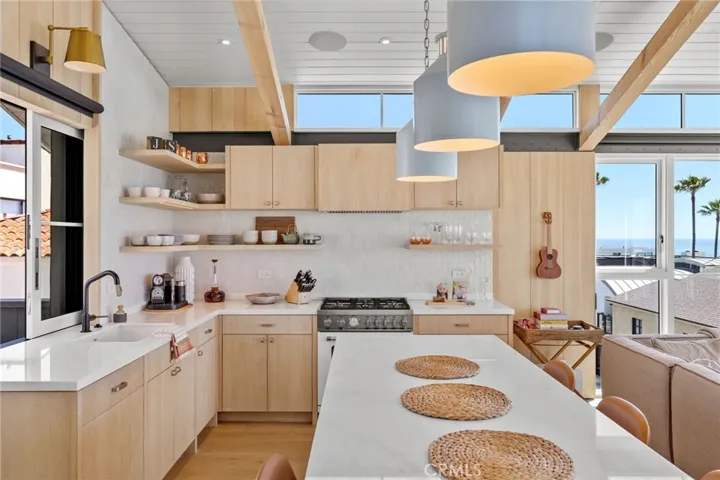 2912 Ocean Drive, Manhattan Beach, California 90266