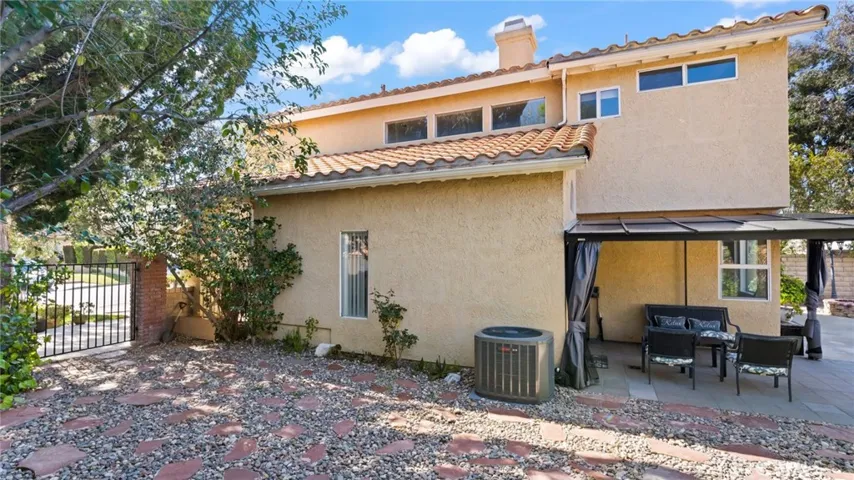 19765 Azure Field Drive, Newhall, California 91321