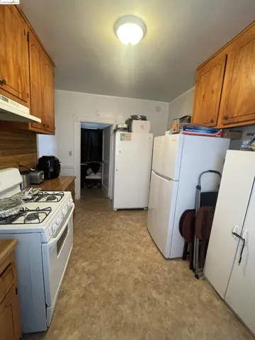 9845 B St, Oakland, California 94603