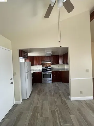 9845 B St, Oakland, California 94603