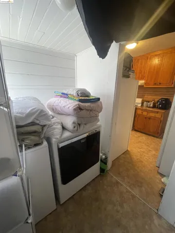 9845 B St, Oakland, California 94603