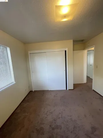 9845 B St, Oakland, California 94603