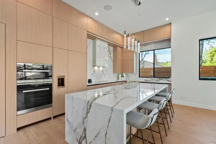 136 Lois Lane, Palo Alto, California 94303