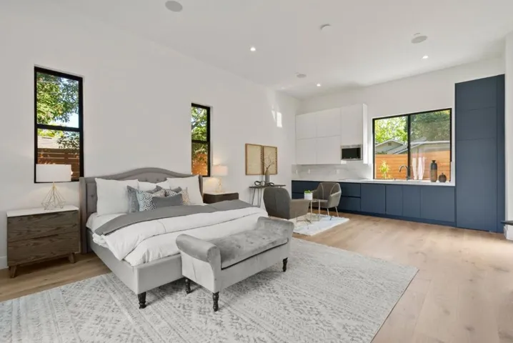 136 Lois Lane, Palo Alto, California 94303