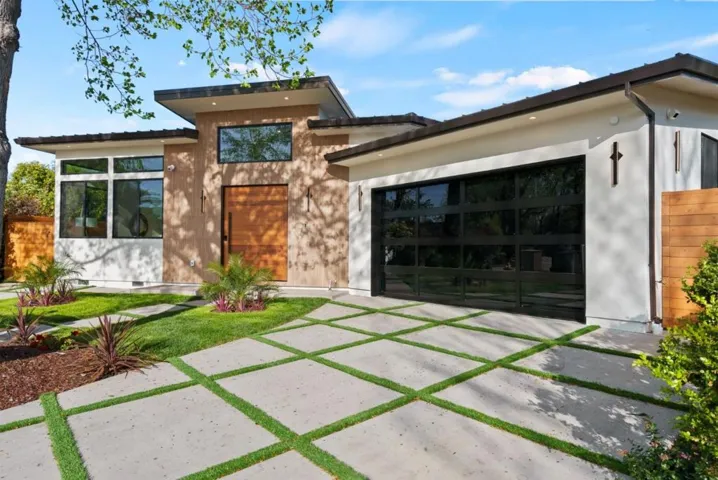 136 Lois Lane, Palo Alto, California 94303