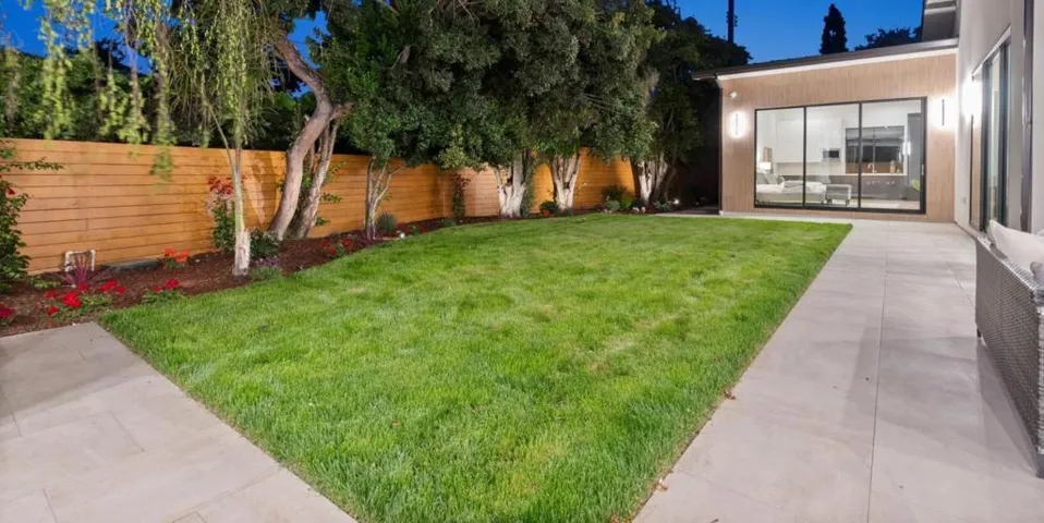 136 Lois Lane, Palo Alto, California 94303