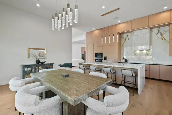 136 Lois Lane, Palo Alto, California 94303