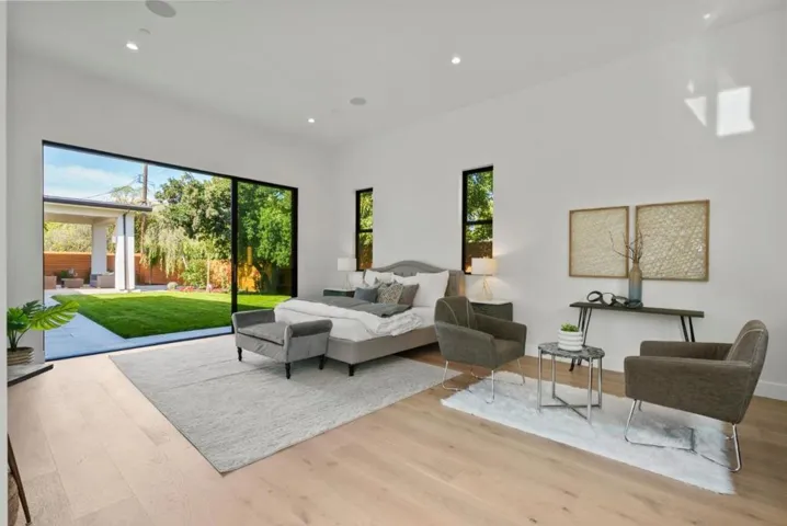 136 Lois Lane, Palo Alto, California 94303