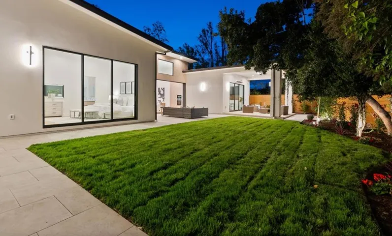 136 Lois Lane, Palo Alto, California 94303