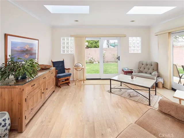 14513 Fonthill Avenue, Hawthorne, California 90250