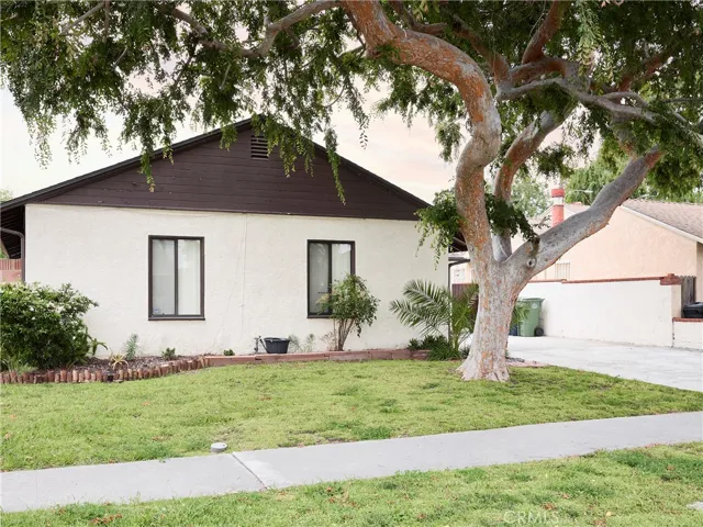 14513 Fonthill Avenue, Hawthorne, California 90250