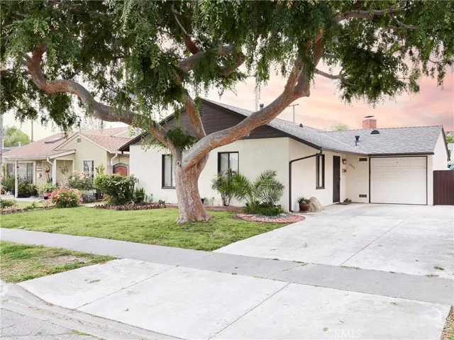 14513 Fonthill Avenue, Hawthorne, California 90250
