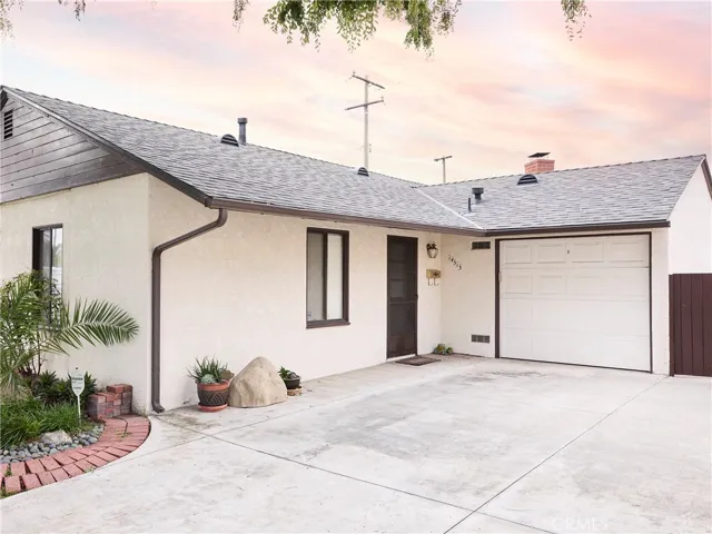 14513 Fonthill Avenue, Hawthorne, California 90250