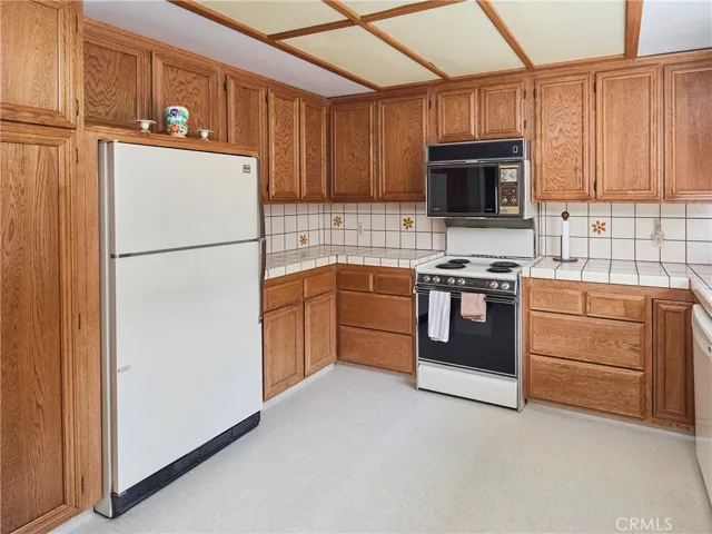 14513 Fonthill Avenue, Hawthorne, California 90250