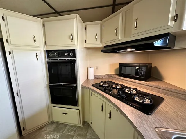 601 N Kirby Street 370, Hemet, California 92545