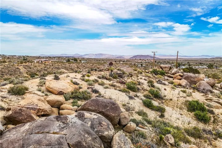 55525 Wood Road, Yucca Valley, California 92284