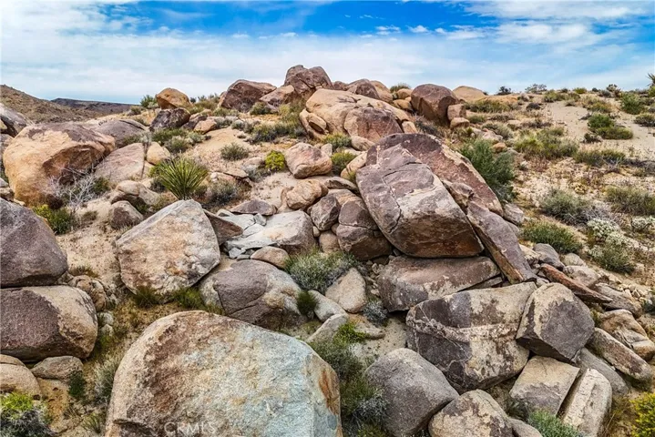 55525 Wood Road, Yucca Valley, California 92284