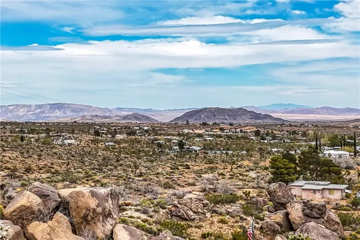 55525 Wood Road, Yucca Valley, California 92284