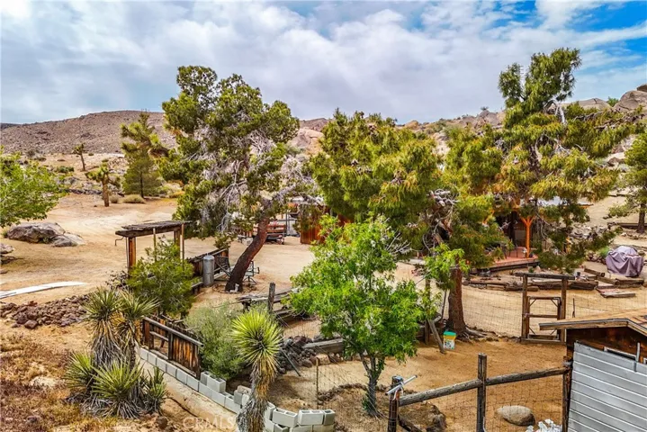 55525 Wood Road, Yucca Valley, California 92284