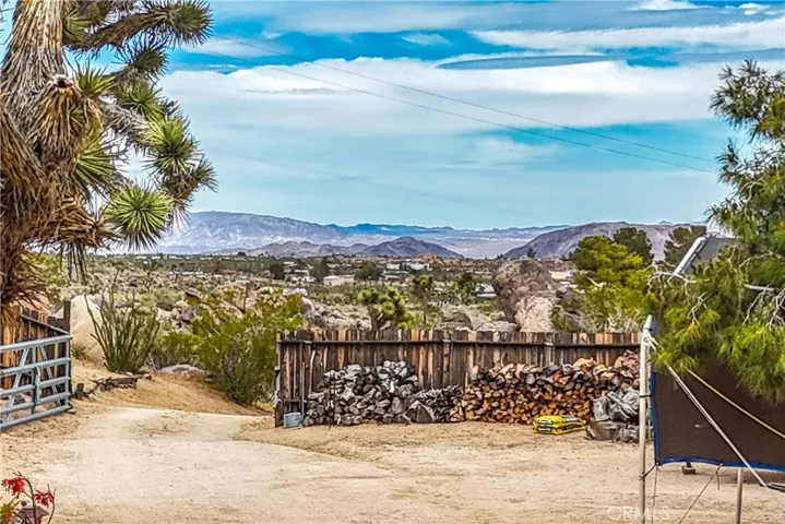 55525 Wood Road, Yucca Valley, California 92284