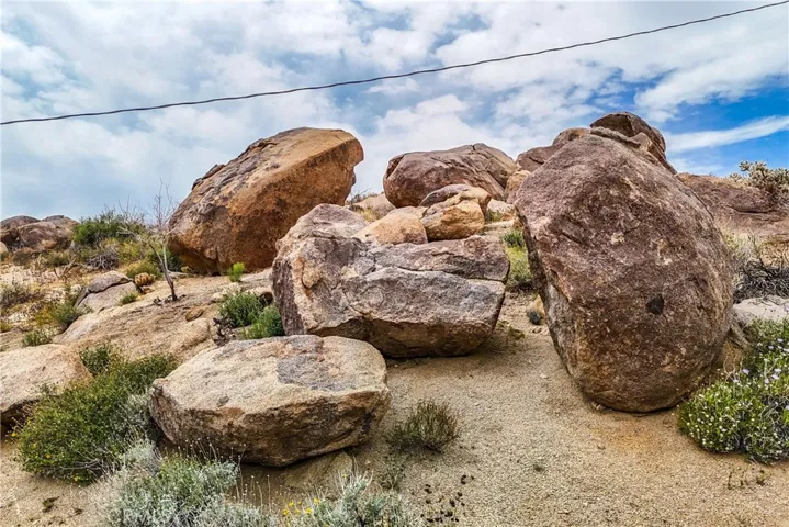 55525 Wood Road, Yucca Valley, California 92284