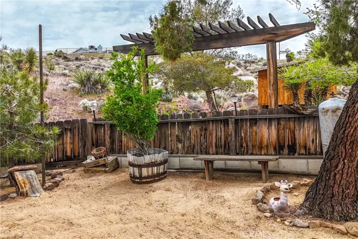 55525 Wood Road, Yucca Valley, California 92284