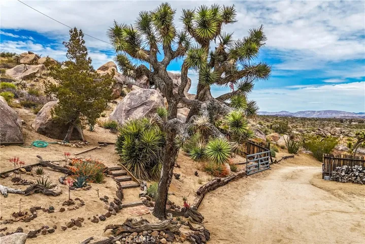 55525 Wood Road, Yucca Valley, California 92284