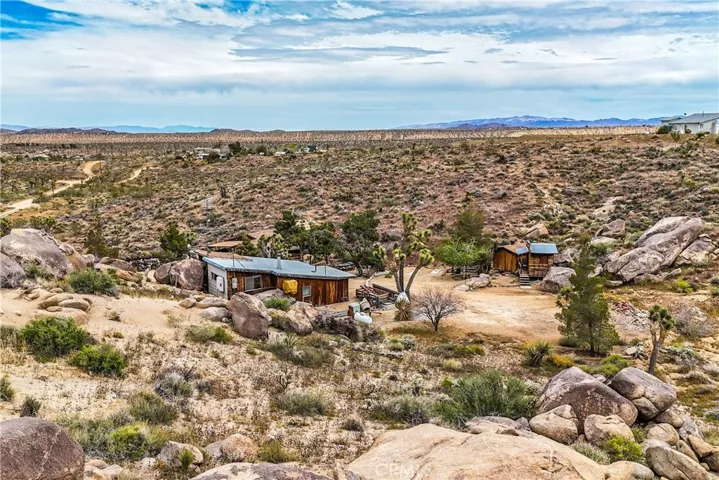55525 Wood Road, Yucca Valley, California 92284