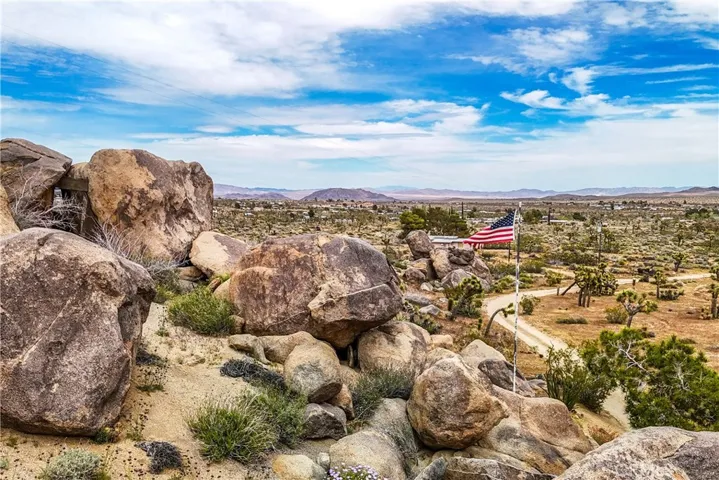 55525 Wood Road, Yucca Valley, California 92284