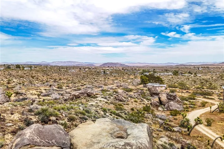 55525 Wood Road, Yucca Valley, California 92284