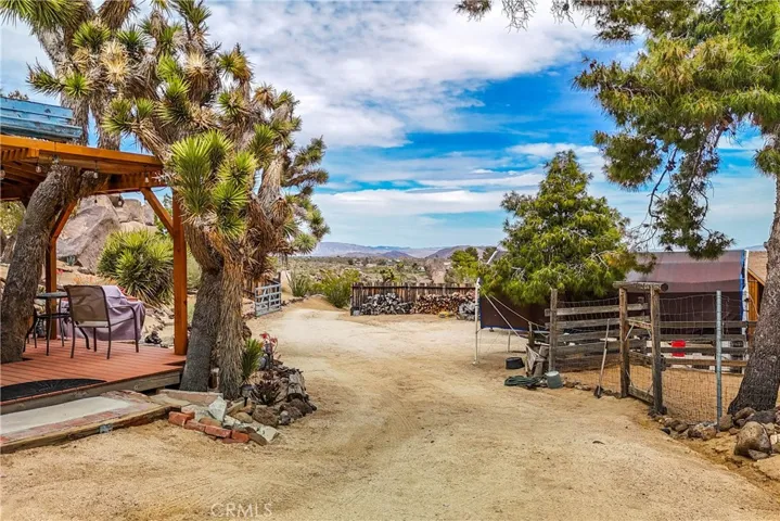 55525 Wood Road, Yucca Valley, California 92284
