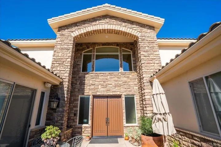 15111 La Plata Court, Ramona, California 92065
