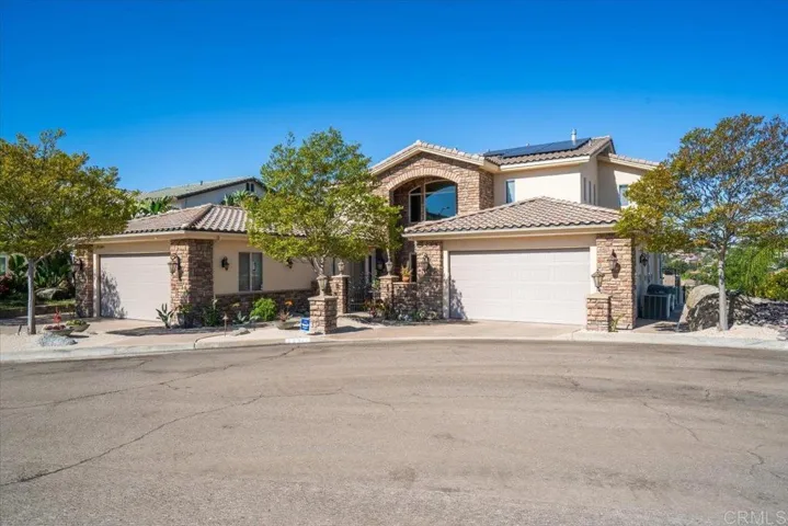 15111 La Plata Court, Ramona, California 92065