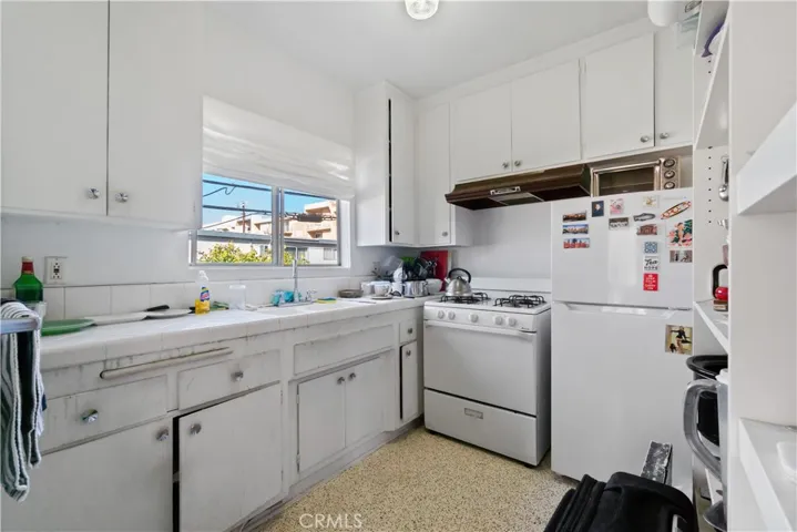 3741 S Bentley Avenue, Los Angeles, California 90034