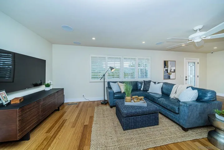 1508 Laurel Rd, Oceanside, California 92054
