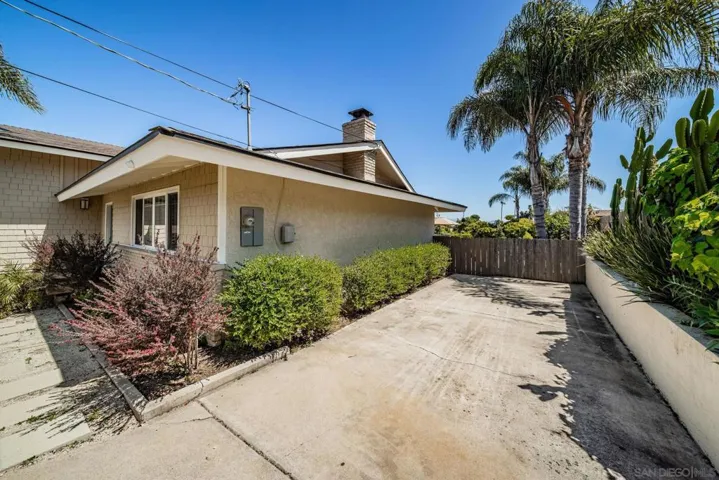 1508 Laurel Rd, Oceanside, California 92054