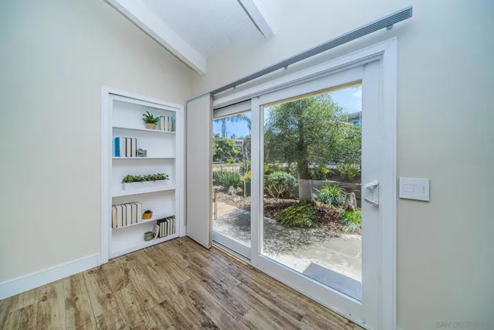 1508 Laurel Rd, Oceanside, California 92054