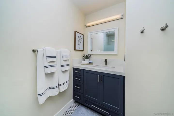 1508 Laurel Rd, Oceanside, California 92054