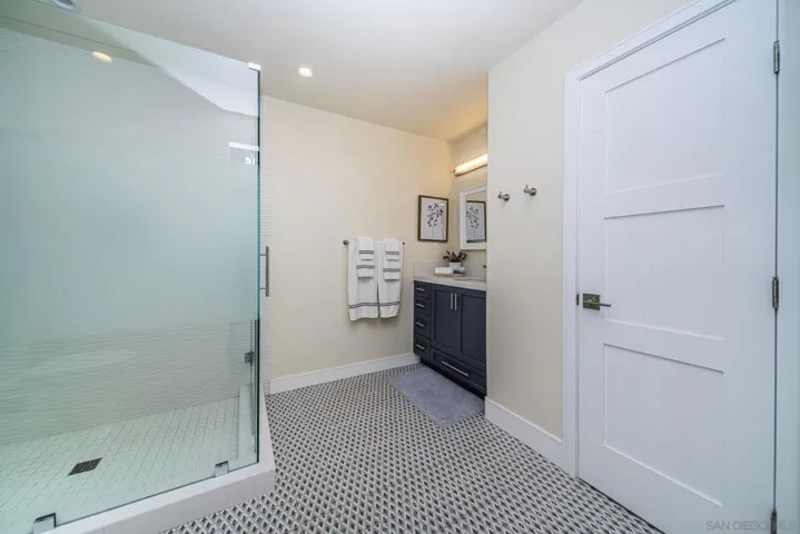 1508 Laurel Rd, Oceanside, California 92054