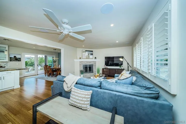 1508 Laurel Rd, Oceanside, California 92054