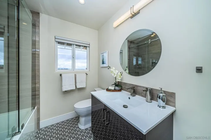 1508 Laurel Rd, Oceanside, California 92054