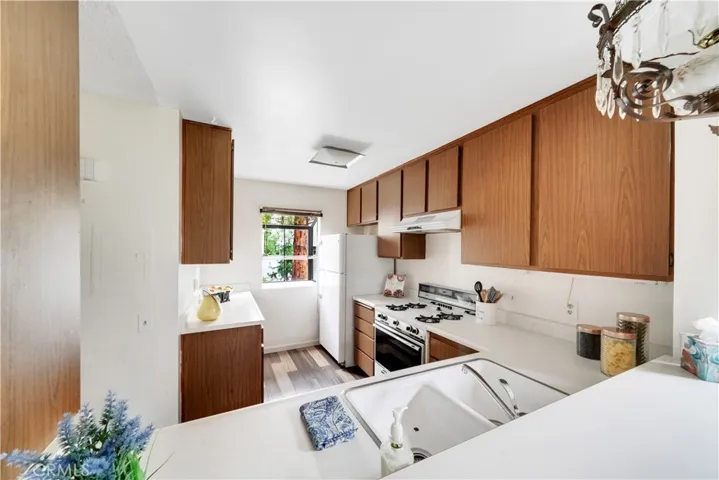 700 E Lake Drive 61, Orange, California 92866