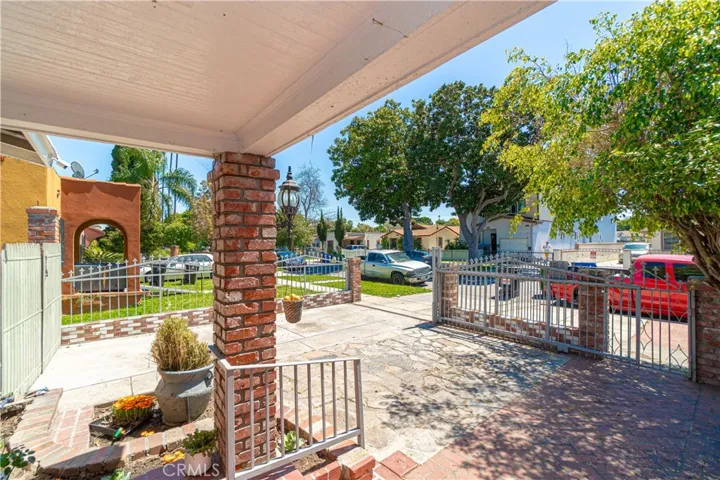 723 E 73rd St, Los Angeles, California 90001