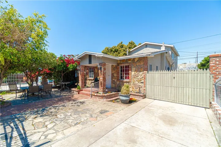 723 E 73rd St, Los Angeles, California 90001