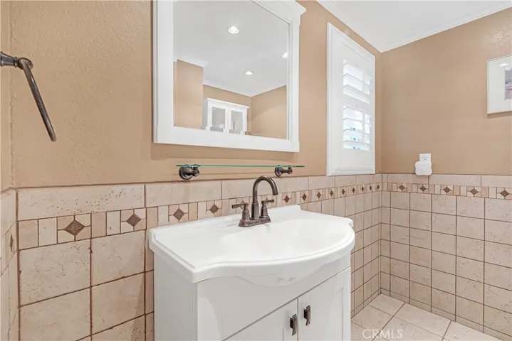 2244 Forbes Avenue, Claremont, California 91711